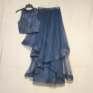 City Triangles size 7, Navy 2-piece prom dress